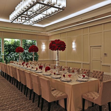 Bristol Panama, A Registry Collection Hotel Dış mekan fotoğraf A long table set for a banquet