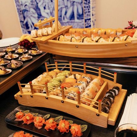 Bristol Panama, A Registry Collection Hotel Dış mekan fotoğraf Sushi boat
