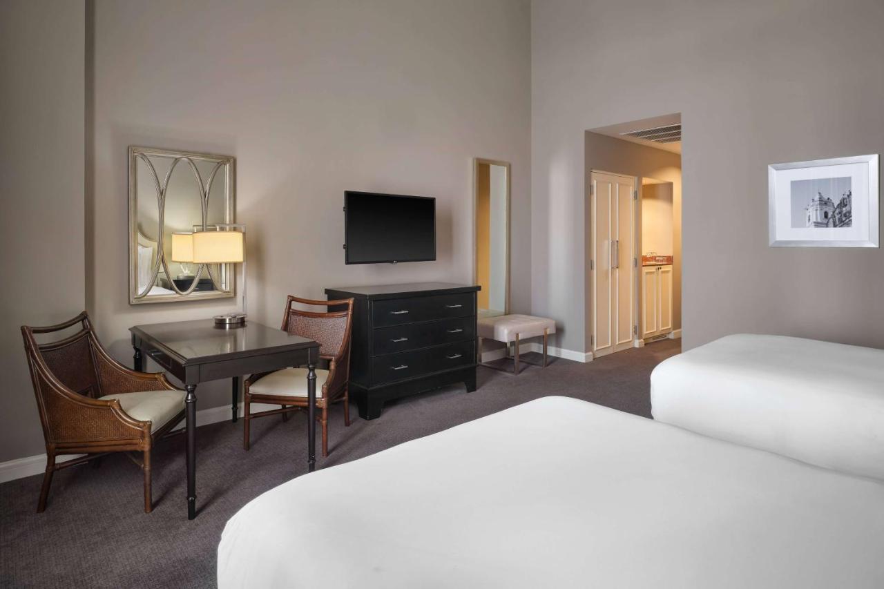 Bristol Panama, A Registry Collection Hotel Dış mekan fotoğraf A guest room at the Hilton San Francisco
