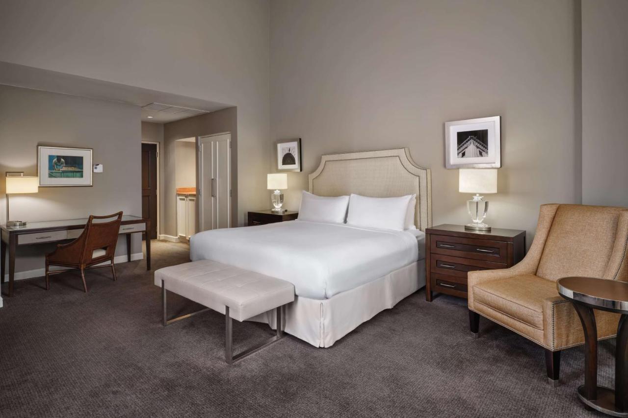 Bristol Panama, A Registry Collection Hotel Dış mekan fotoğraf A guest room at the Four Seasons Hotel