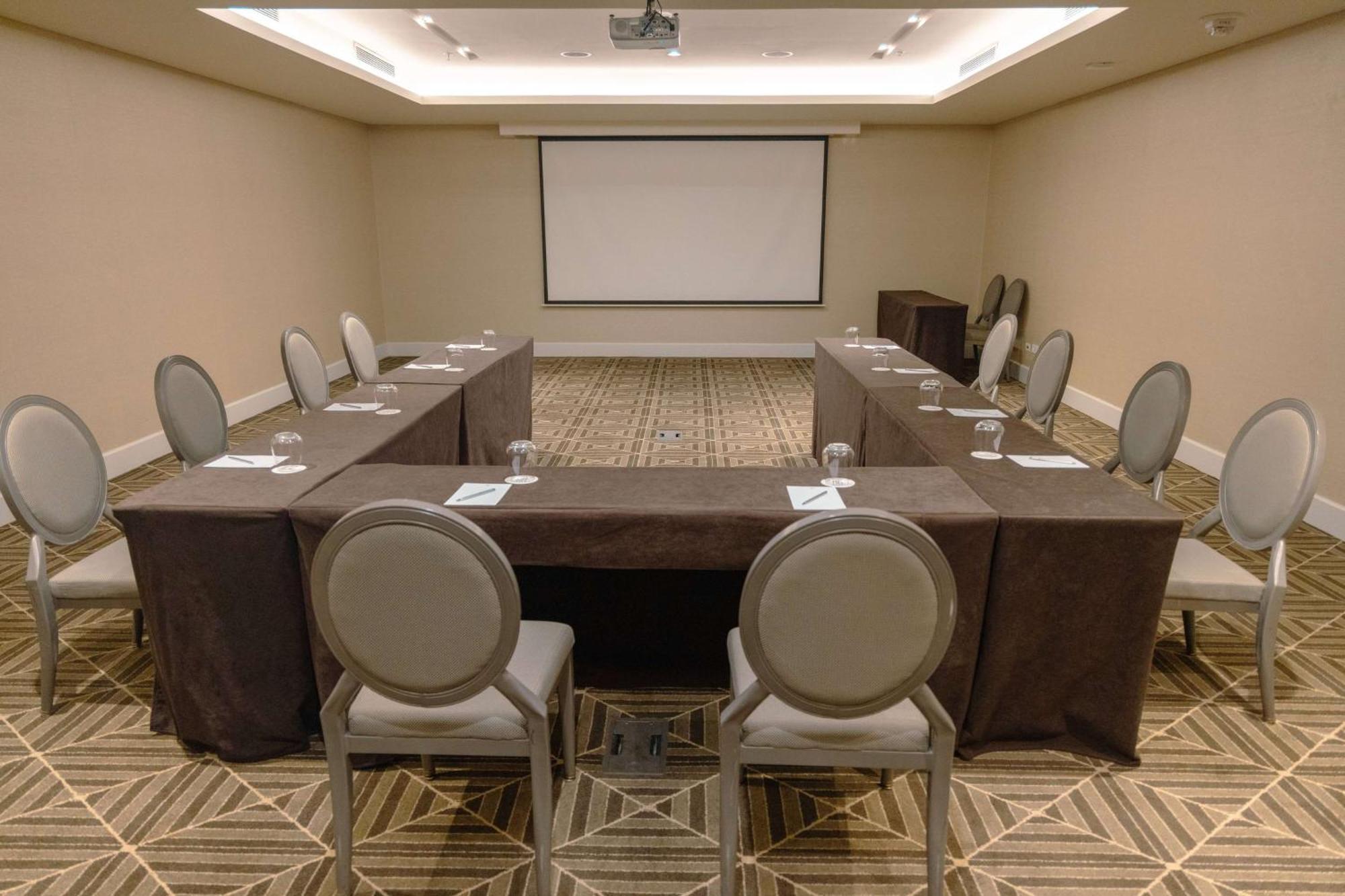 Bristol Panama, A Registry Collection Hotel Dış mekan fotoğraf A meeting room at the Four Seasons Hotel, Washington, D.C.