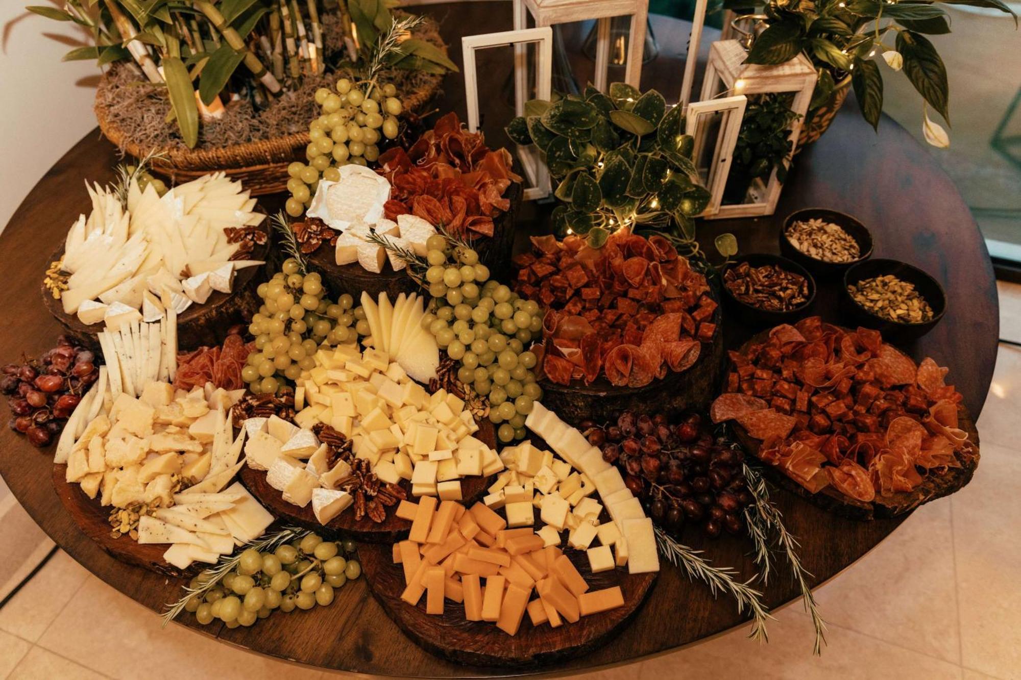 Bristol Panama, A Registry Collection Hotel Dış mekan fotoğraf A cheese platter
