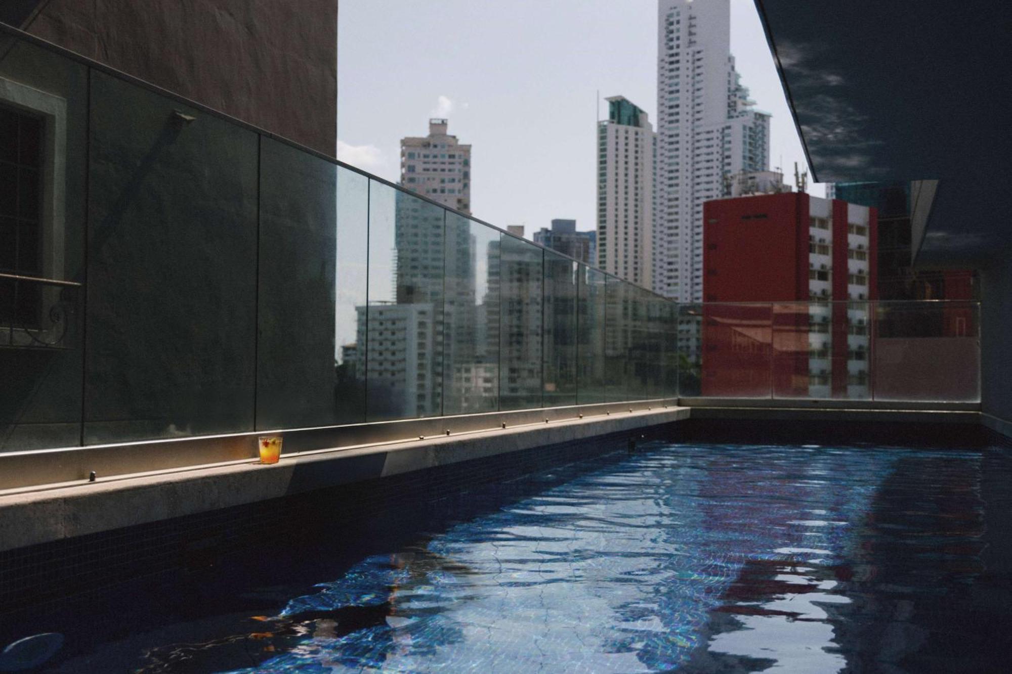 Bristol Panama, A Registry Collection Hotel Dış mekan fotoğraf Swimming pool at the rooftop